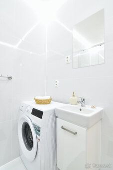 3D obhliadka:https://livetour.istaging.com/9f65b40e-0d42-495