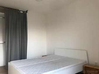 Ponúkam na prenájom byt o výmere 52 m2 na 4.NP s balkónom, b