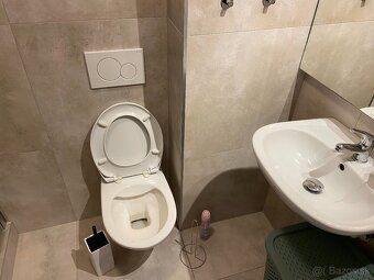 Ponúkam na prenájom byt o výmere 52 m2 na 4.NP s balkónom, b