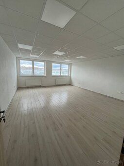 🏢 PREMIUM Business Hub Zlaté Moravce – Vaša adresa úspechu n