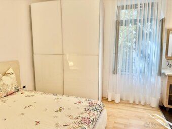 Len 80 metrov od mora, v centre Crikvenice, sa tento apartmá