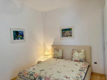 Len 80 metrov od mora, v centre Crikvenice, sa tento apartmá