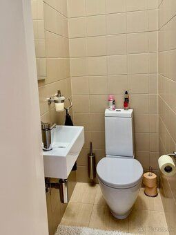 Len 80 metrov od mora, v centre Crikvenice, sa tento apartmá