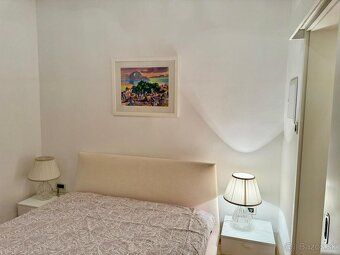 Len 80 metrov od mora, v centre Crikvenice, sa tento apartmá