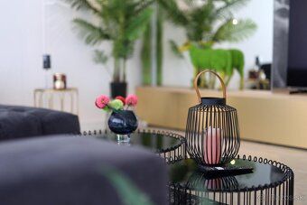 Predávame luxusnú modernú vilu s bazénom a spektakulárnym vý