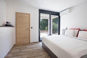 Na predaj je moderne zariadená luxusná vila nachádzajúca sa 