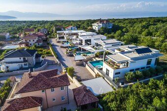 Na predaj je moderne zariadená luxusná vila nachádzajúca sa 