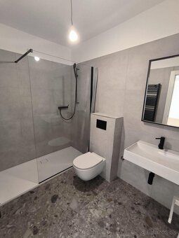 Na predaj je nový byt na prízemí s rozlohou 152m2, ktorý poz
