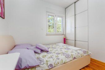 V menšej bytovej budove s 7 apartmánmi je na predaj atraktív