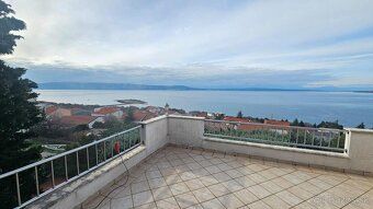 Samostatný dom s siedmimi apartmánmi, plne vybavený a určený