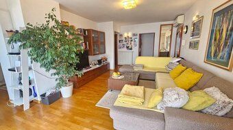 Samostatný dom s siedmimi apartmánmi, plne vybavený a určený