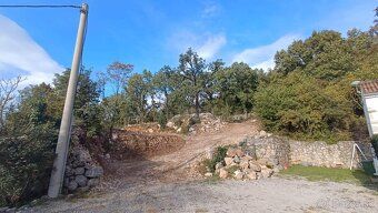 Na predaj: rovný stavebný pozemok o rozlohe 371 m², nachádza
