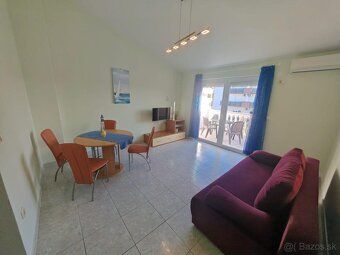 PODLAŽIE S DVOMA APARTMÁNMI BLÍZKO MORA.
Predávame podlažie 