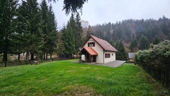 Tento krásny dom sa nachádza v malebnej oblasti Ogulin. S ro