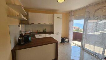 Na mestskom mieste, v pešej vzdialenosti od pláže a centra m
