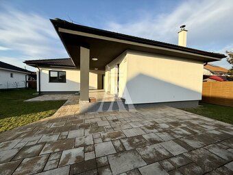 Ponúkame na predaj moderný bungalov – novostavba v obci Geča
