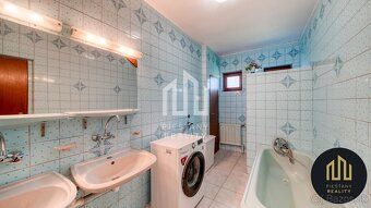 12300 - Na predaj veľký rodinný dom, ktorý sa nachádza v skv