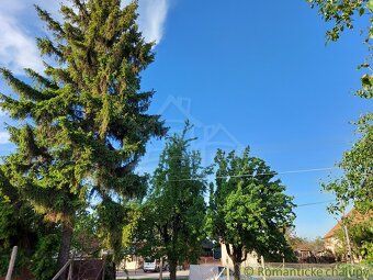 Tento priestranný vyše 1800 m2 pozemok sa nachádza v blízkos
