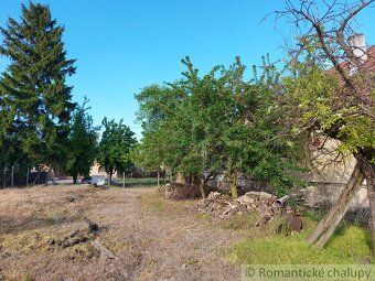 Tento priestranný vyše 1800 m2 pozemok sa nachádza v blízkos