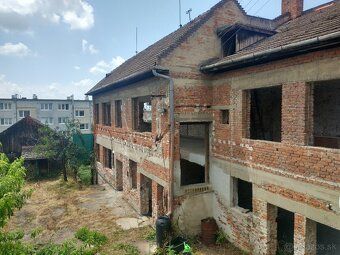 Ponúkam na predaj investičný projekt - dom priamo centrum Bá
