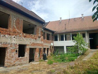 Ponúkam na predaj investičný projekt - dom priamo centrum Bá