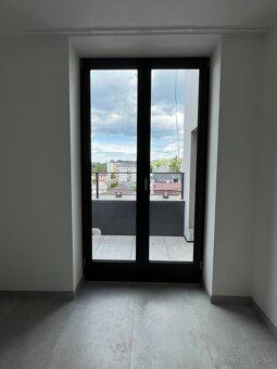 TRIOREALITY s.r.o. ponúka na prenájom nový, slnečný 3-izbový