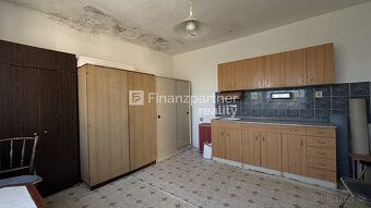 F032-12-SIRA3   Na predaj 3 + 2 izbový rodinný dom s pozemko