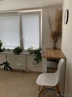 Ponúkam na prenájom veľmi pekný, kompletne zariadený 2. izbo