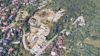 POPIS POZEMKU: Realitná kancelária AXIS REAL ponúka na preda