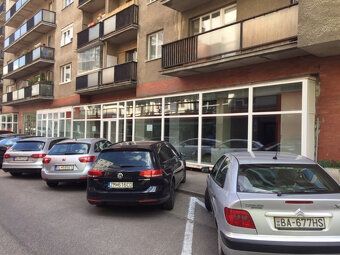 Predám Obchodný priestor 180m2, v BA III v okoli Centralu/Po