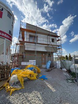 Ponúkame na predaj 5-izbový byt/mezonet/dom s terasou a balk