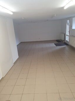 Dám do prenájmu obchodné priestory o rozlohe 75m2 a 150m2 na