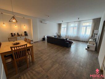 Ponúkame Vám na predaj veľký 96 m2 2 izbový byt v priamom ce