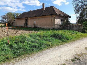 🏡 NA PREDAJ – VEĽKÝ POZEMOK S DOMOM V OBCI MOKRANCE 📍 Stanič