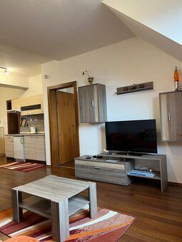 Ponúkame na dlhodobý prenájom kompletne zariadený apartmán s