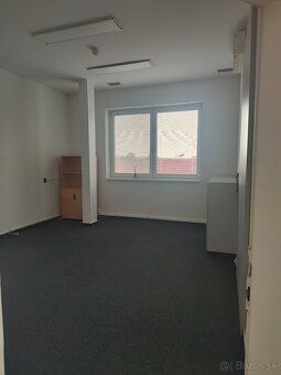 Ponúkame na prenájom kancelárske priestory v centre mesta. P