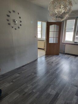 Na predaj veľký , slnečný 2 i byt s balkónom v priamom centr