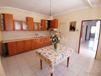 4-izbový dom na veľkom pozemku 2 157 m² – Trnovec n. Váhom
P