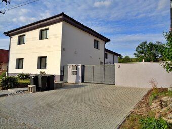 Ponúkame na prenájom trojizbový byt s parkovacím miestom v l