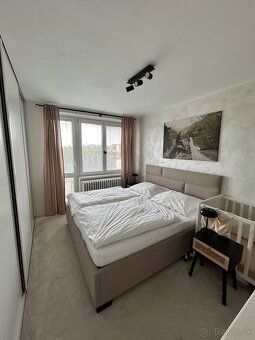 Ponúkame na predaj kompletne zrekonštruovaný a zariadený 2- 