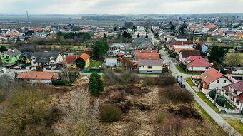Realitná kancelária Byvo Vám ponúka exkluzívne pozemok na vý