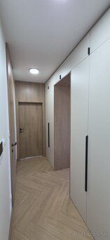 Ponúkame na dlhodobý prenájom 2 izbový byt v novostavbe na u