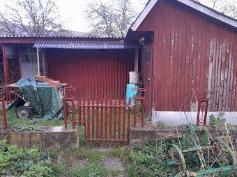 Predame rod.dom v obci Chmeľová,č.117.Dom má elekrinu aj 380