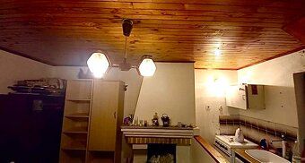 - chata so záhradou - výmera pozemku 500 m2 - murovaná chata