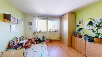 PINK reality ponúkame na predaj priestranný a udržiavaný 3-i