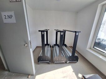 Predám jednoizbový apartmán na druhom poschodí s výhľadom na