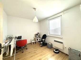 4 izbový bungalov s veľkorysým pozemkom 880 m2
Popis: Na pre