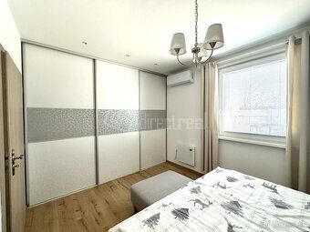 4 izbový bungalov s veľkorysým pozemkom 880 m2
Popis: Na pre