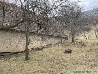 Vinica sa nachádza vo vinárskej časti Eveteš neďaleko malebn