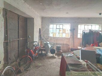 Priestranný 300m2 objekt sa nachádza v kľudnej uličke len pá